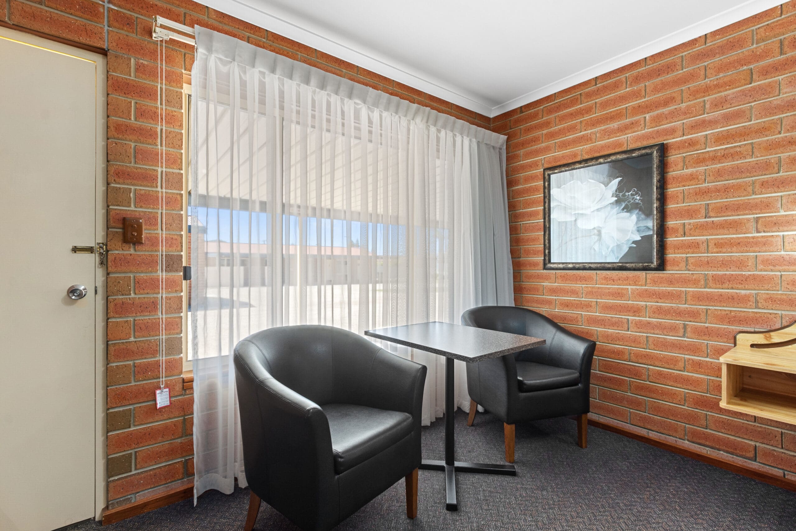 Dining area of Queen Room.