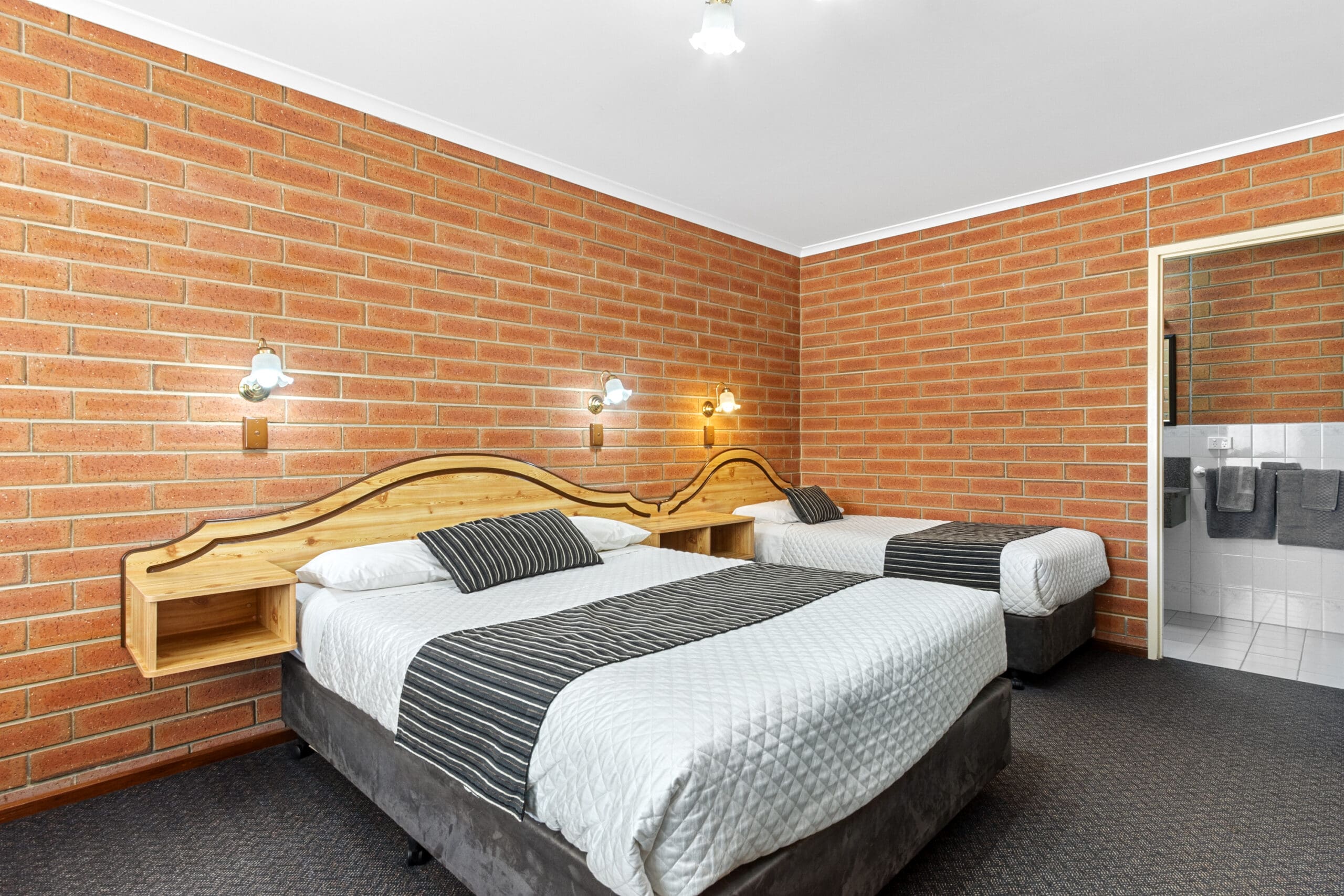 Queen and Single Room.