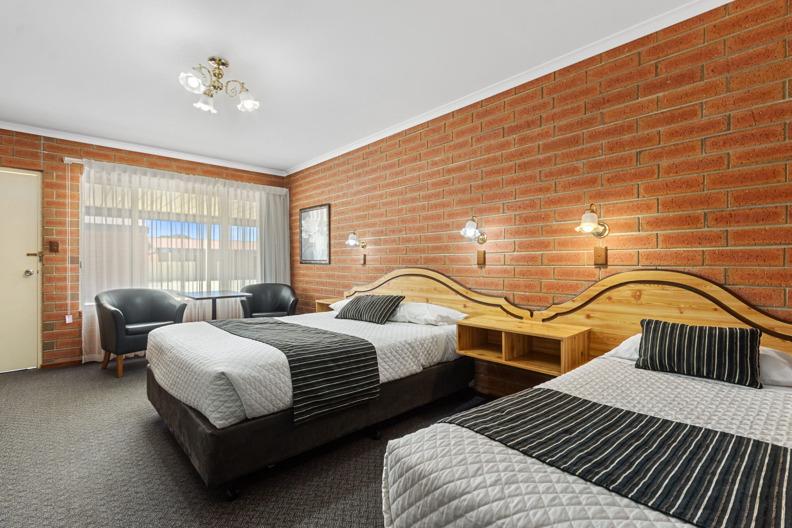 Queen and Single Room example layout.